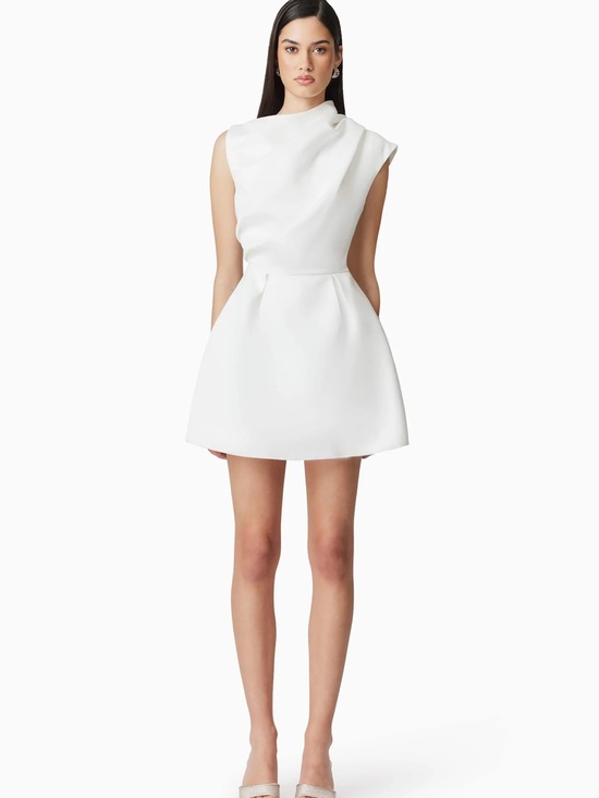 Elliatt Dresses & Skirts - Elliatt White Sculpted Sleeveless A-Line Mini Dress